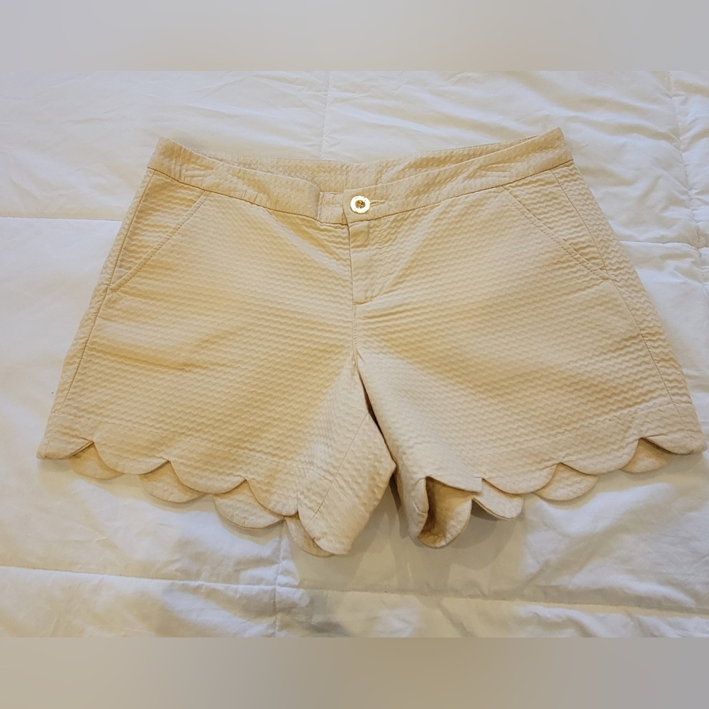 Lilly Pulitzer Buttercup Shorts Gold Metallic Size 8